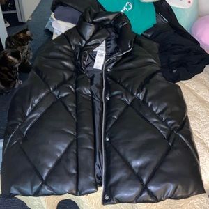 Brand new Abercrombie oversized quilted vest